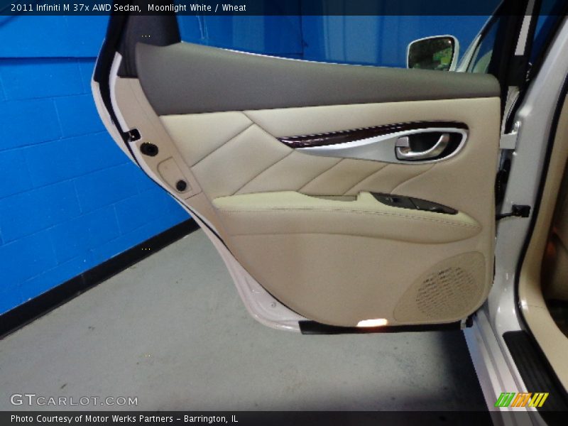 Moonlight White / Wheat 2011 Infiniti M 37x AWD Sedan