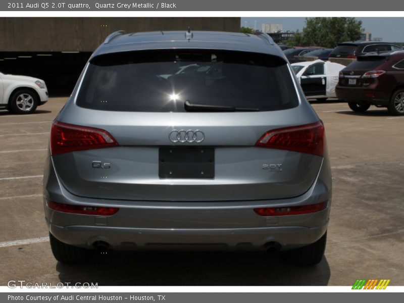 Quartz Grey Metallic / Black 2011 Audi Q5 2.0T quattro