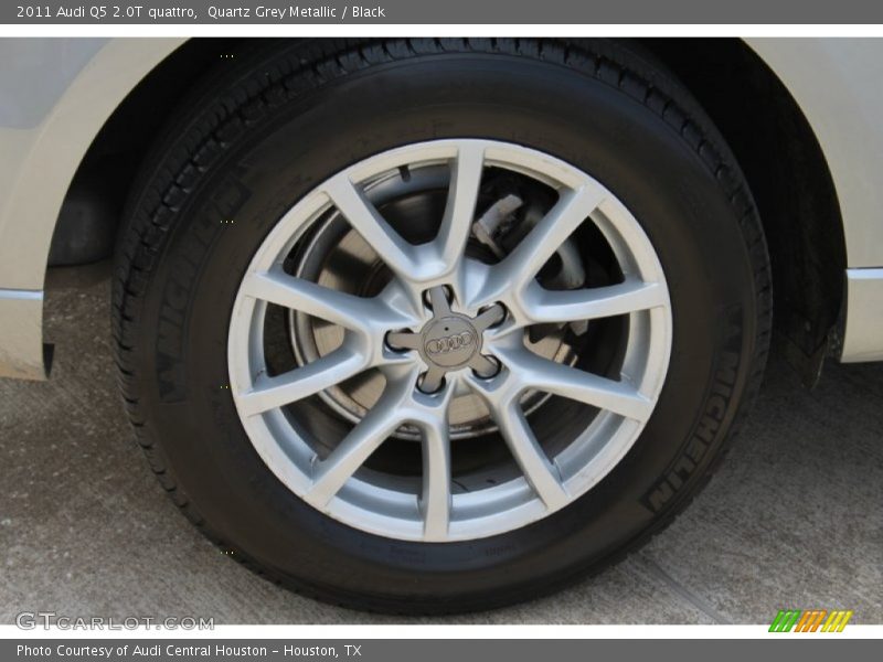 Quartz Grey Metallic / Black 2011 Audi Q5 2.0T quattro