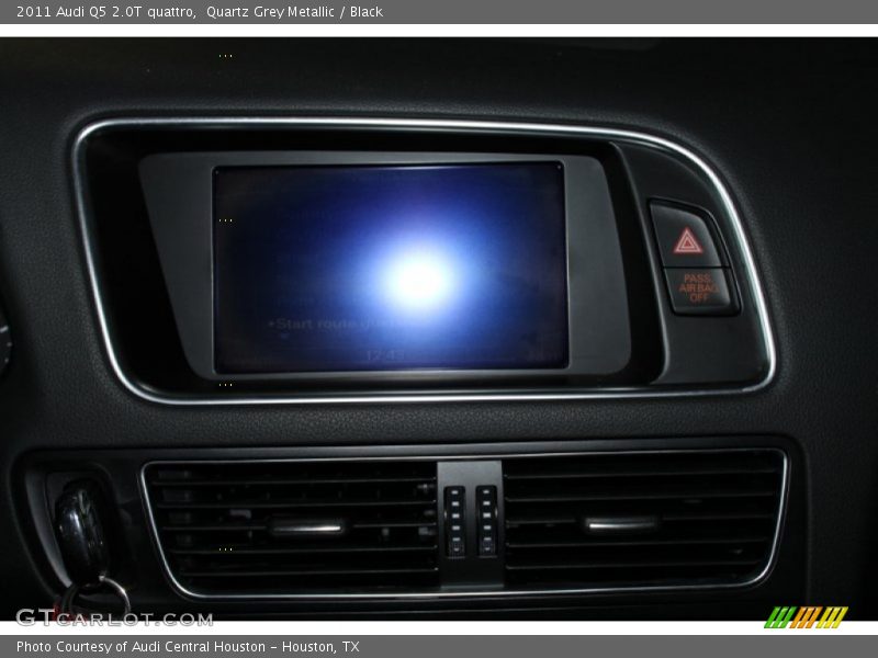 Quartz Grey Metallic / Black 2011 Audi Q5 2.0T quattro