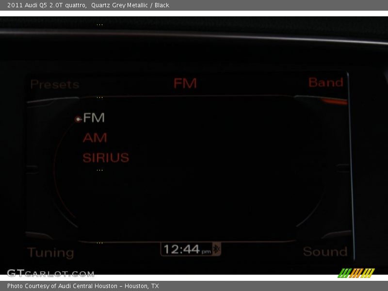 Quartz Grey Metallic / Black 2011 Audi Q5 2.0T quattro