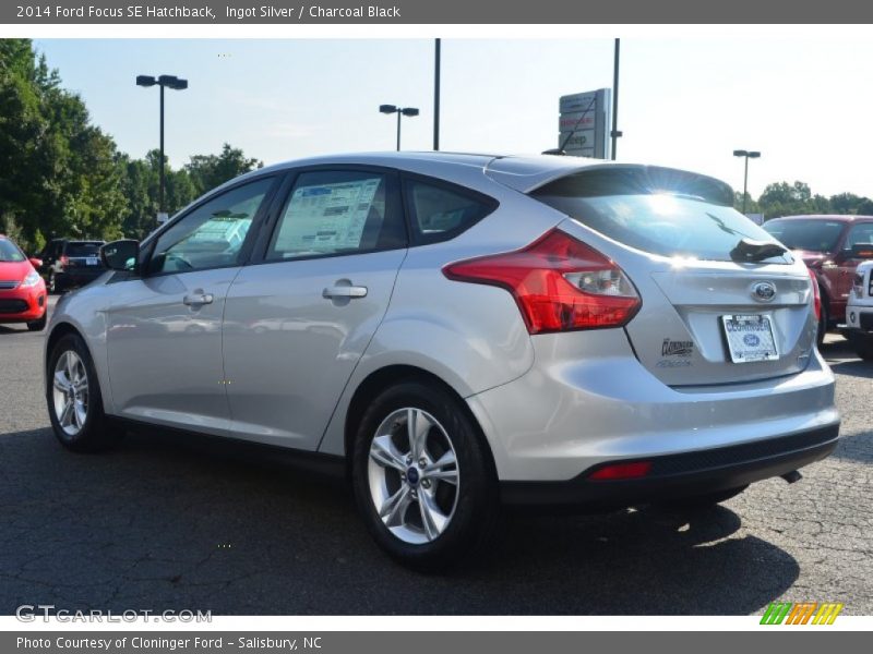 Ingot Silver / Charcoal Black 2014 Ford Focus SE Hatchback