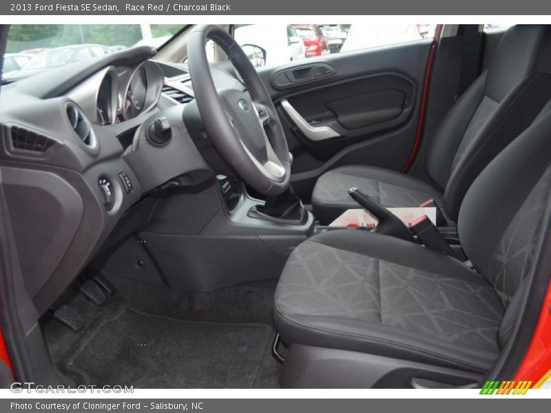 Race Red / Charcoal Black 2013 Ford Fiesta SE Sedan