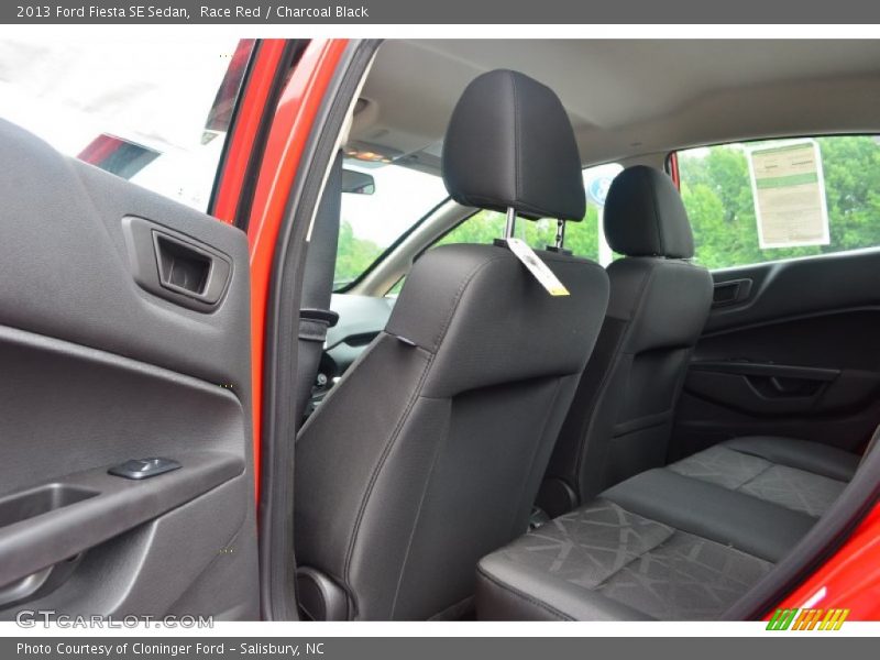 Race Red / Charcoal Black 2013 Ford Fiesta SE Sedan