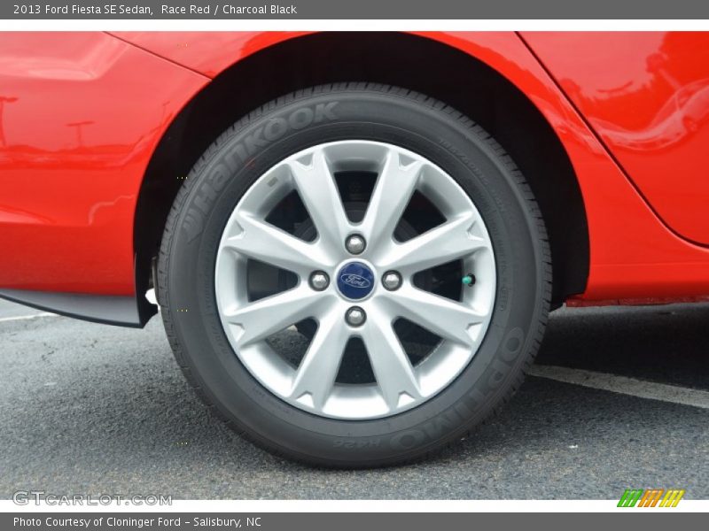 Race Red / Charcoal Black 2013 Ford Fiesta SE Sedan