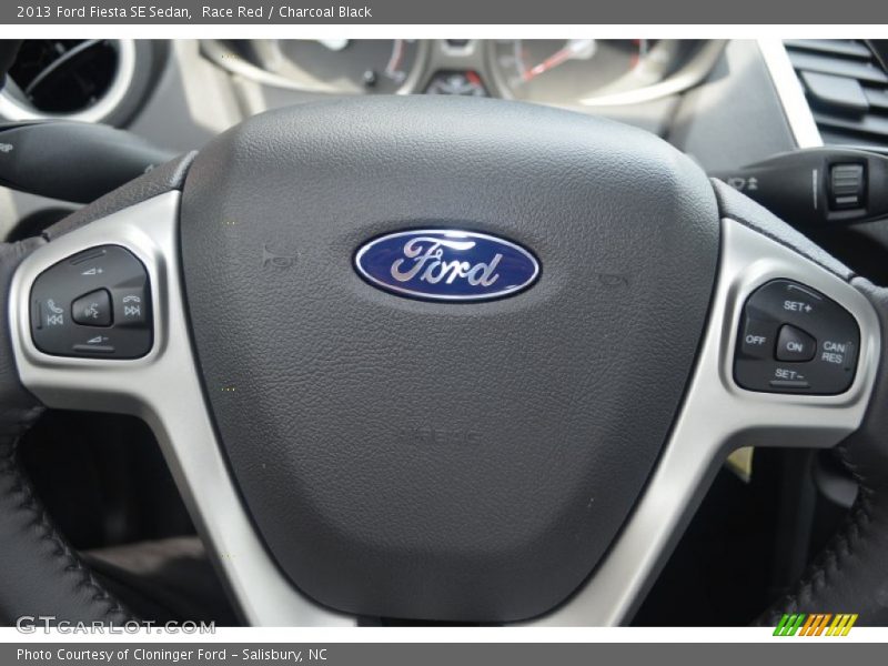 Race Red / Charcoal Black 2013 Ford Fiesta SE Sedan