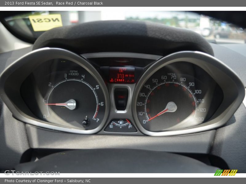 Race Red / Charcoal Black 2013 Ford Fiesta SE Sedan