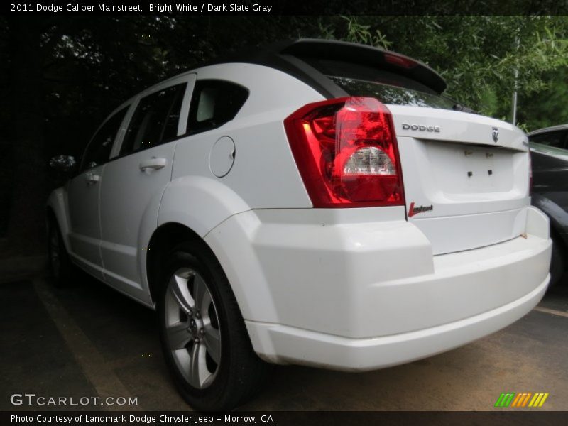 Bright White / Dark Slate Gray 2011 Dodge Caliber Mainstreet