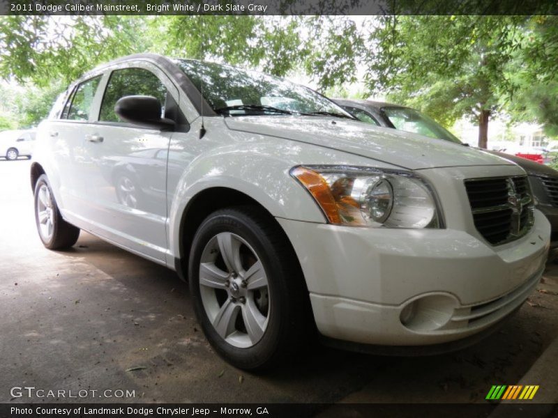 Bright White / Dark Slate Gray 2011 Dodge Caliber Mainstreet