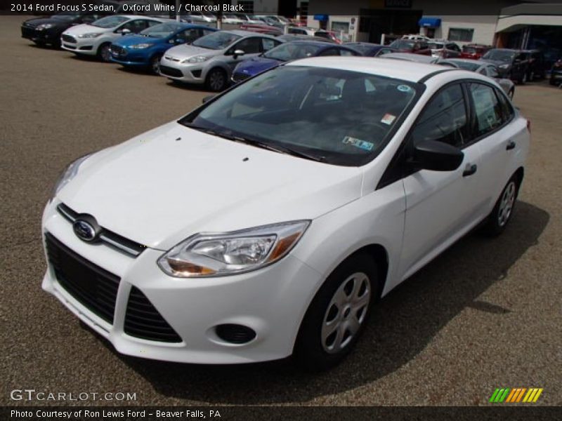 Oxford White / Charcoal Black 2014 Ford Focus S Sedan