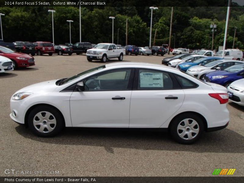Oxford White / Charcoal Black 2014 Ford Focus S Sedan