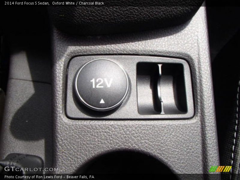 Oxford White / Charcoal Black 2014 Ford Focus S Sedan