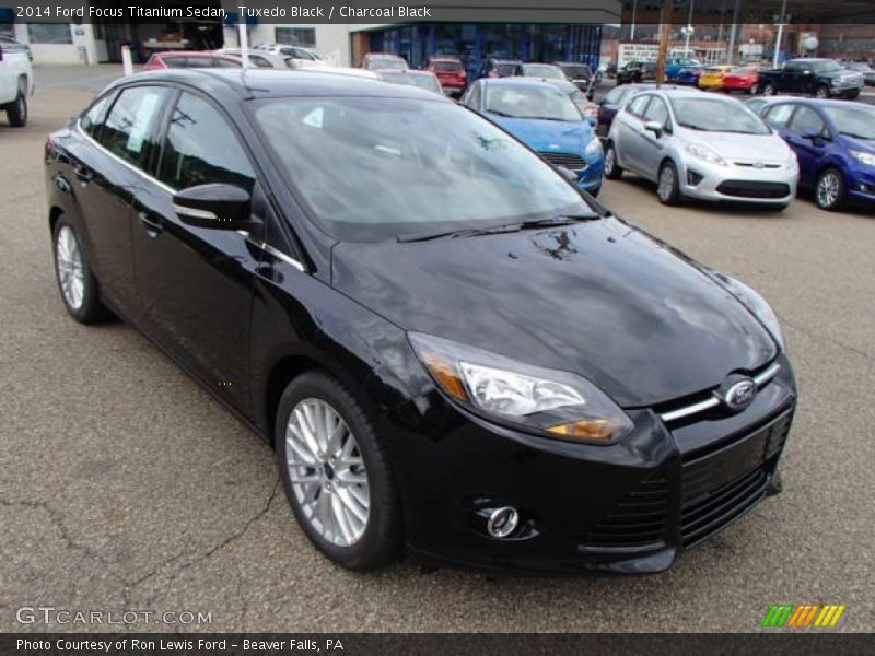 Tuxedo Black / Charcoal Black 2014 Ford Focus Titanium Sedan