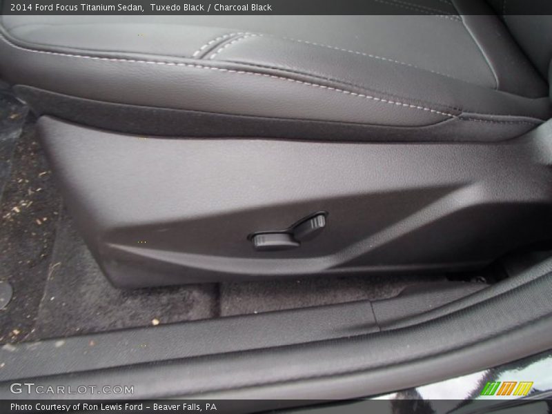 Tuxedo Black / Charcoal Black 2014 Ford Focus Titanium Sedan