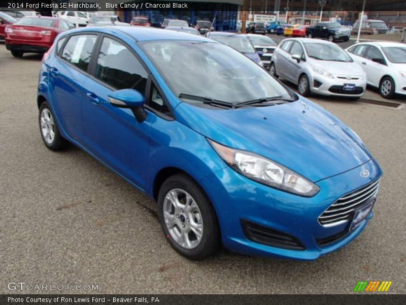 Front 3/4 View of 2014 Fiesta SE Hatchback