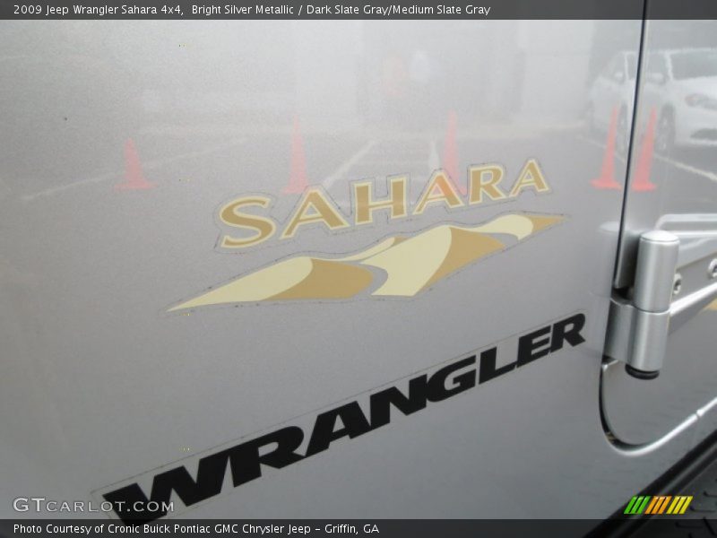 Bright Silver Metallic / Dark Slate Gray/Medium Slate Gray 2009 Jeep Wrangler Sahara 4x4