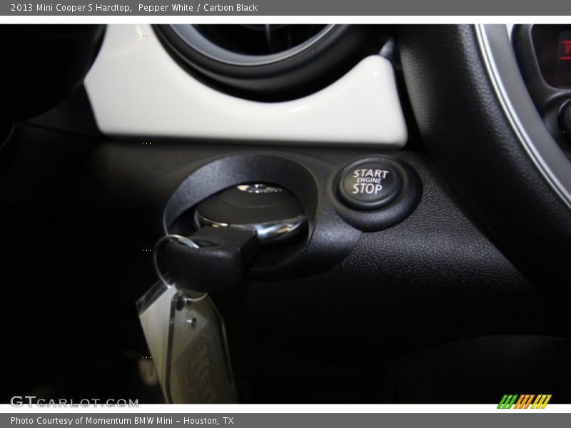 Pepper White / Carbon Black 2013 Mini Cooper S Hardtop