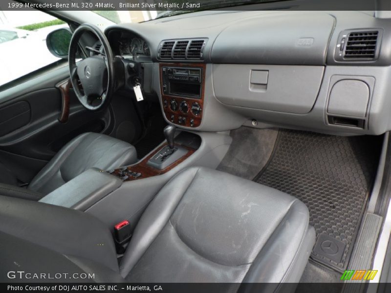 Brilliant Silver Metallic / Sand 1999 Mercedes-Benz ML 320 4Matic