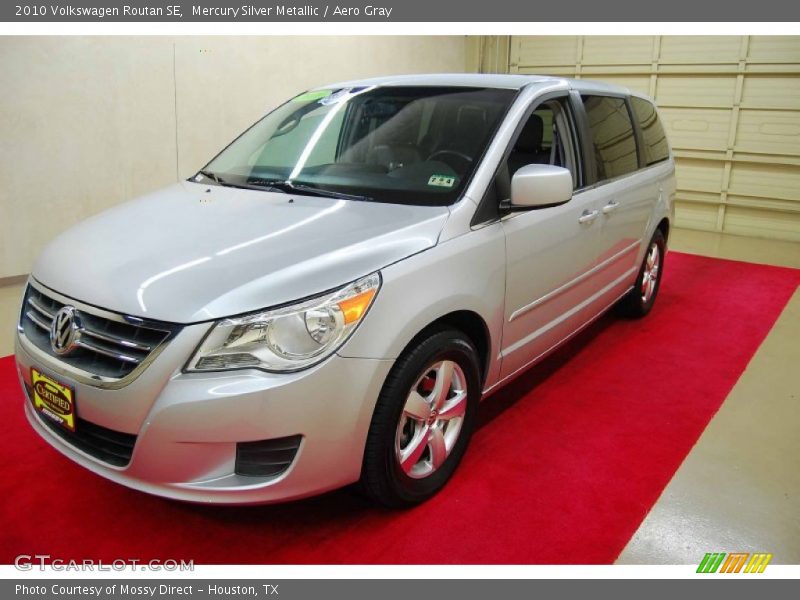 Mercury Silver Metallic / Aero Gray 2010 Volkswagen Routan SE