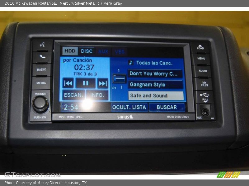 Mercury Silver Metallic / Aero Gray 2010 Volkswagen Routan SE