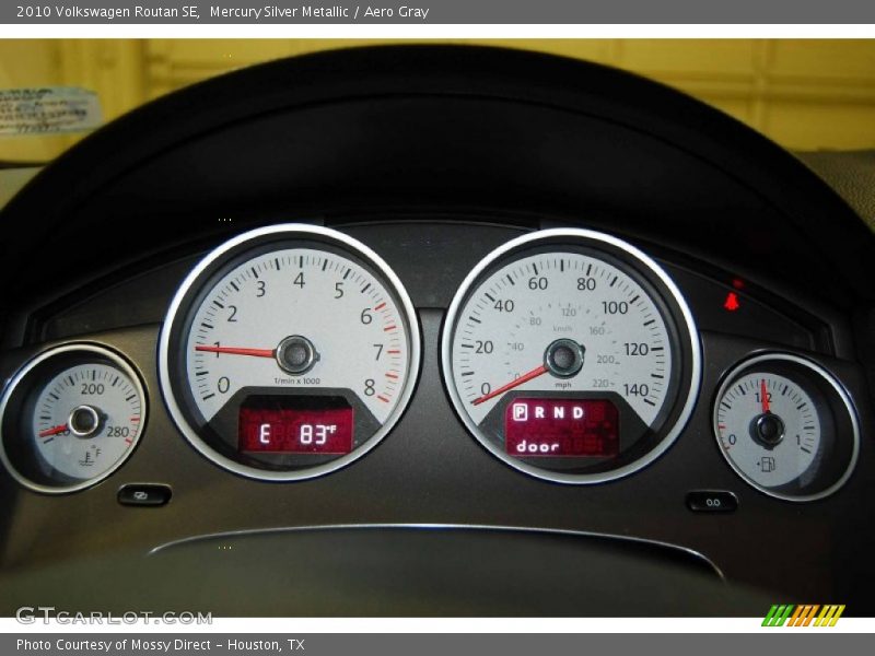 Mercury Silver Metallic / Aero Gray 2010 Volkswagen Routan SE