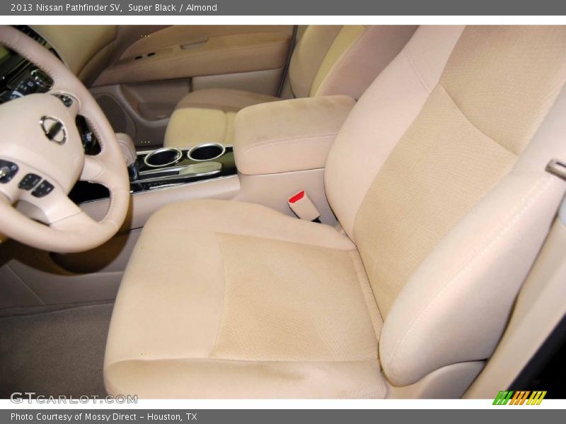 Super Black / Almond 2013 Nissan Pathfinder SV