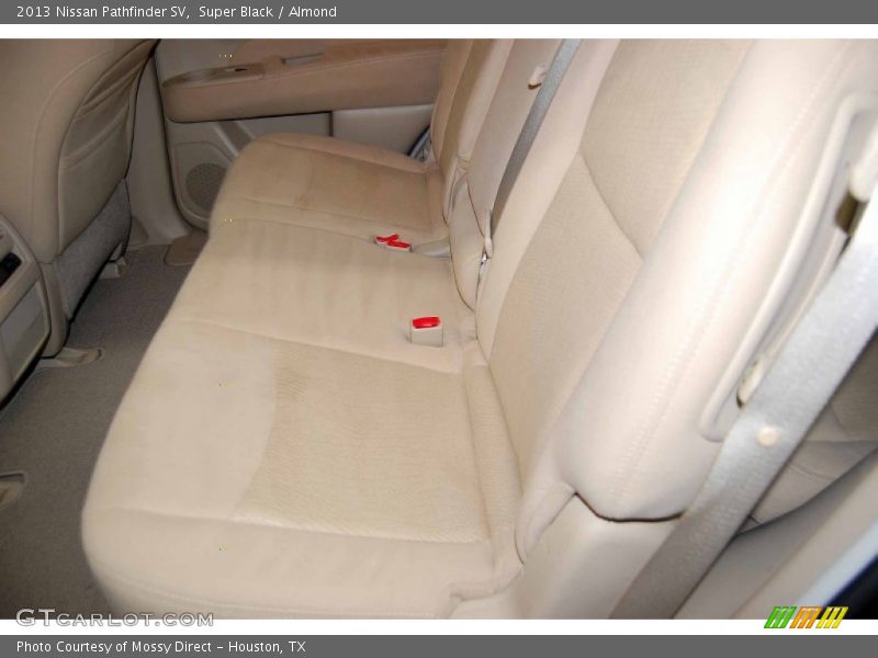 Super Black / Almond 2013 Nissan Pathfinder SV