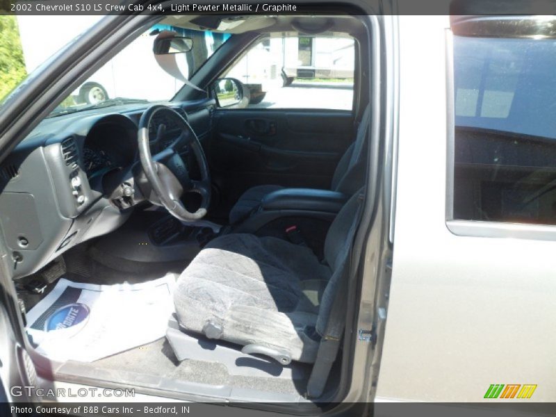 Light Pewter Metallic / Graphite 2002 Chevrolet S10 LS Crew Cab 4x4