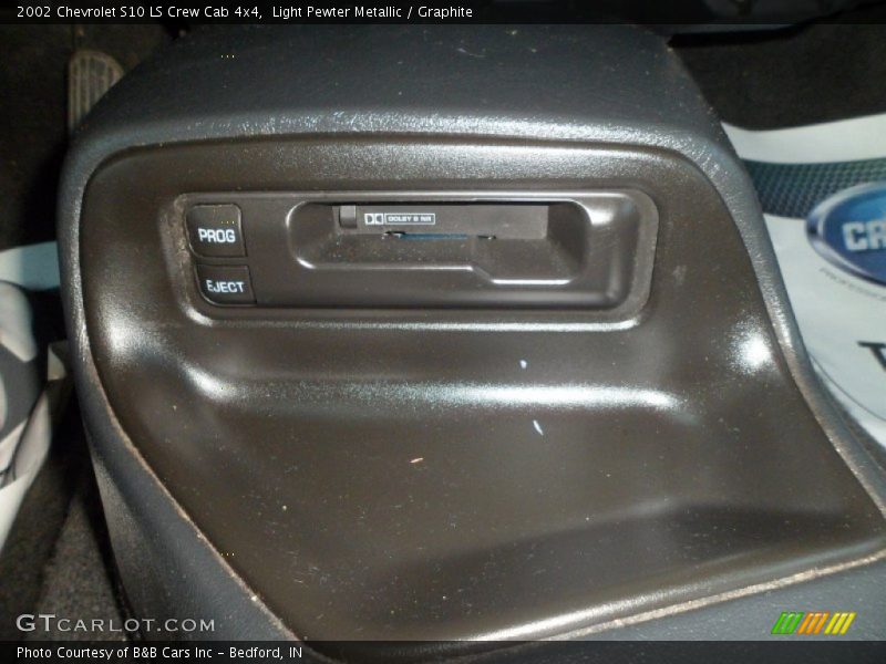 Light Pewter Metallic / Graphite 2002 Chevrolet S10 LS Crew Cab 4x4