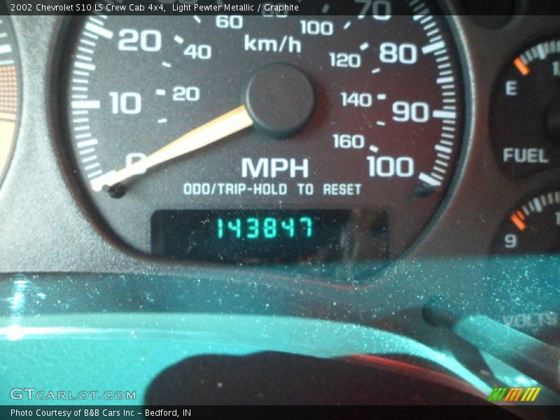 Light Pewter Metallic / Graphite 2002 Chevrolet S10 LS Crew Cab 4x4