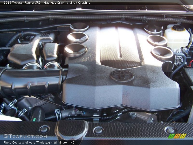 Magnetic Gray Metallic / Graphite 2013 Toyota 4Runner SR5