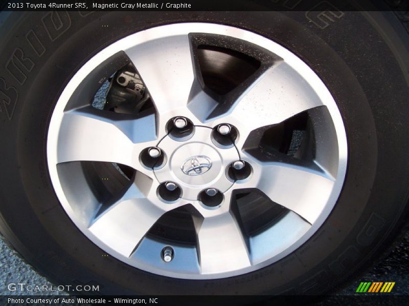 Magnetic Gray Metallic / Graphite 2013 Toyota 4Runner SR5