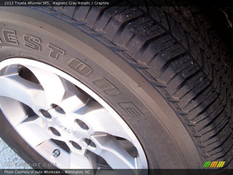 Magnetic Gray Metallic / Graphite 2013 Toyota 4Runner SR5