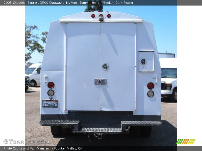 Summit White / Medium Dark Pewter 2005 Chevrolet Express 3500 Cutaway Utility Van