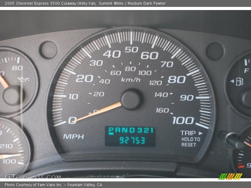 Summit White / Medium Dark Pewter 2005 Chevrolet Express 3500 Cutaway Utility Van