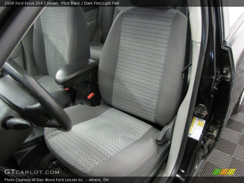 Pitch Black / Dark Flint/Light Flint 2006 Ford Focus ZX4 S Sedan