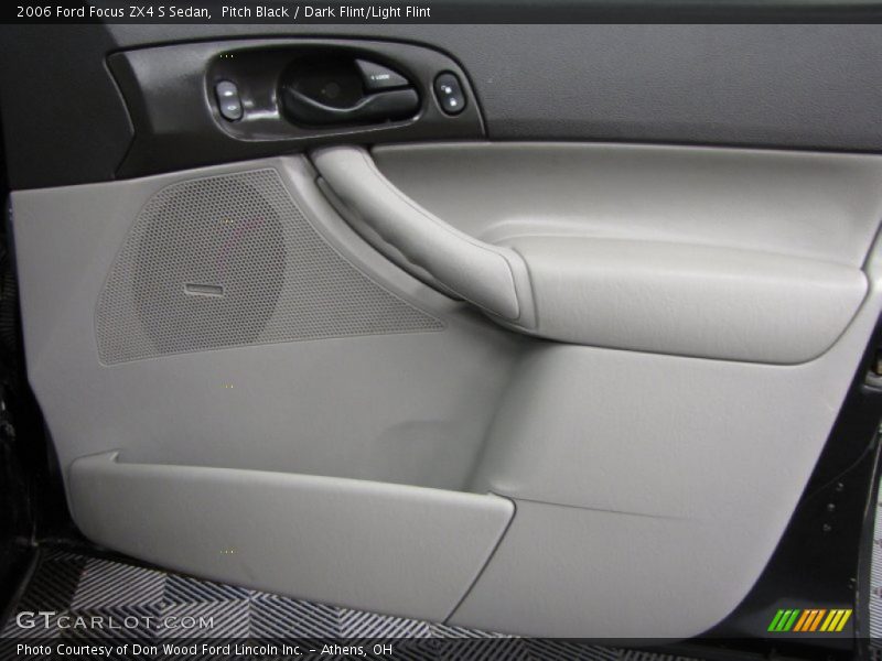 Pitch Black / Dark Flint/Light Flint 2006 Ford Focus ZX4 S Sedan