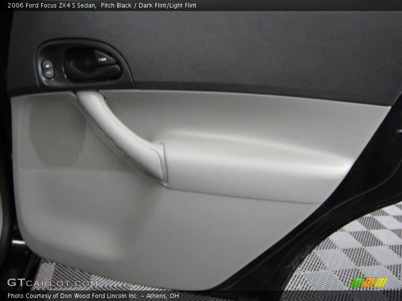Pitch Black / Dark Flint/Light Flint 2006 Ford Focus ZX4 S Sedan