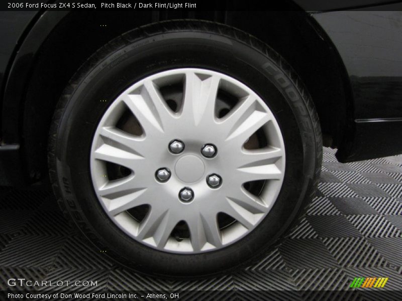 Pitch Black / Dark Flint/Light Flint 2006 Ford Focus ZX4 S Sedan