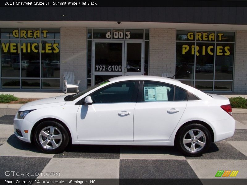 Summit White / Jet Black 2011 Chevrolet Cruze LT