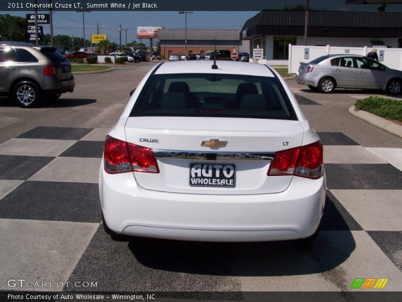 Summit White / Jet Black 2011 Chevrolet Cruze LT