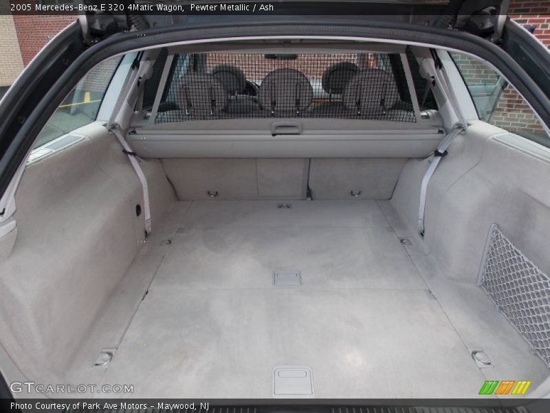 2005 E 320 4Matic Wagon Trunk