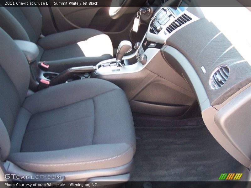 Summit White / Jet Black 2011 Chevrolet Cruze LT