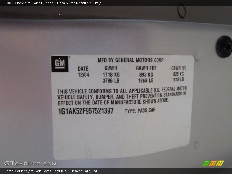 Ultra Silver Metallic / Gray 2005 Chevrolet Cobalt Sedan