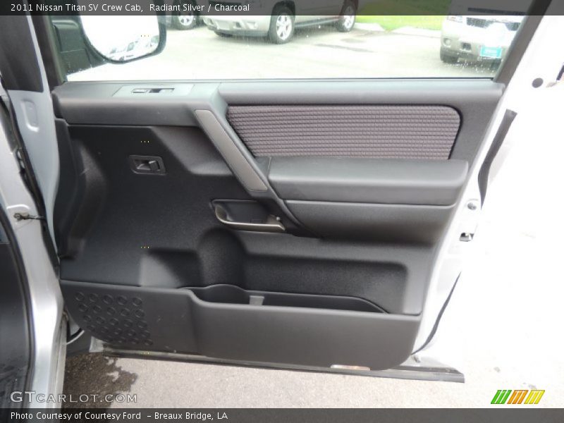 Radiant Silver / Charcoal 2011 Nissan Titan SV Crew Cab