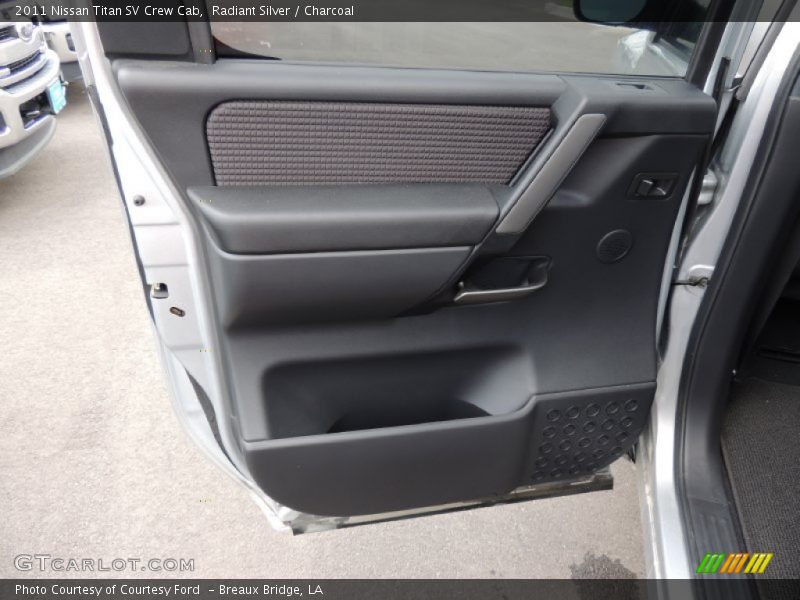 Radiant Silver / Charcoal 2011 Nissan Titan SV Crew Cab