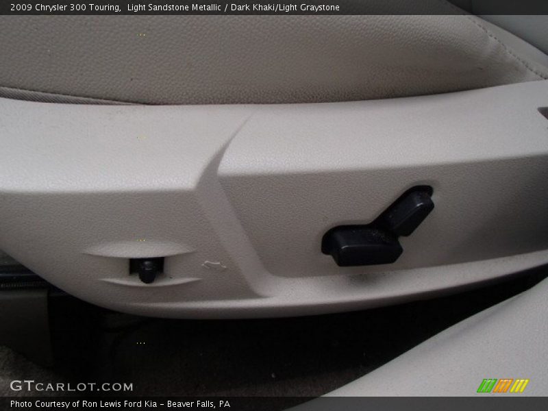 Light Sandstone Metallic / Dark Khaki/Light Graystone 2009 Chrysler 300 Touring
