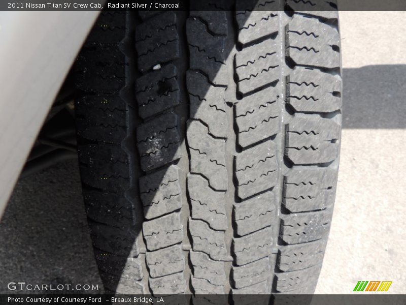 Radiant Silver / Charcoal 2011 Nissan Titan SV Crew Cab