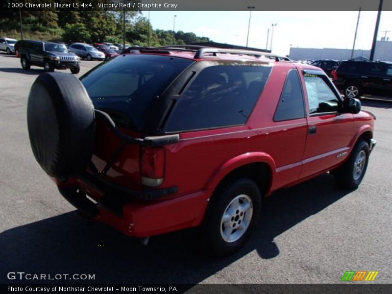 Victory Red / Graphite Gray 2000 Chevrolet Blazer LS 4x4