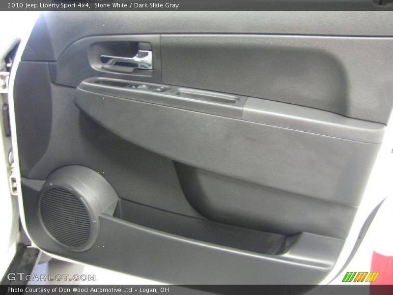 Stone White / Dark Slate Gray 2010 Jeep Liberty Sport 4x4
